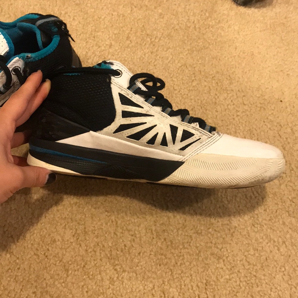 Jordan sneakers - Picture 2 of 6